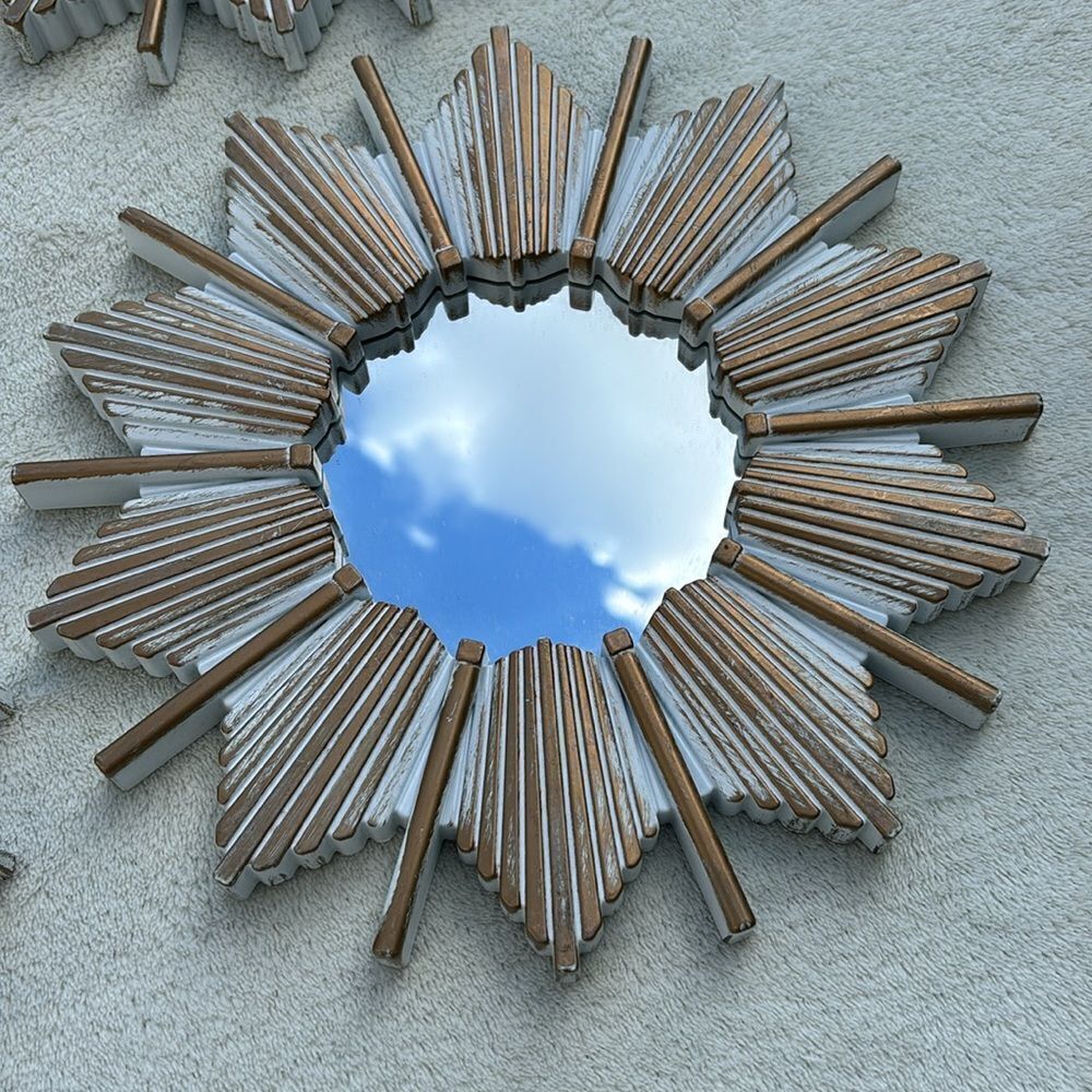 Set of 4 Plastic Star Burst Distressed Mirrors Gold /White Accents gallery wall - Picture 2 of 5